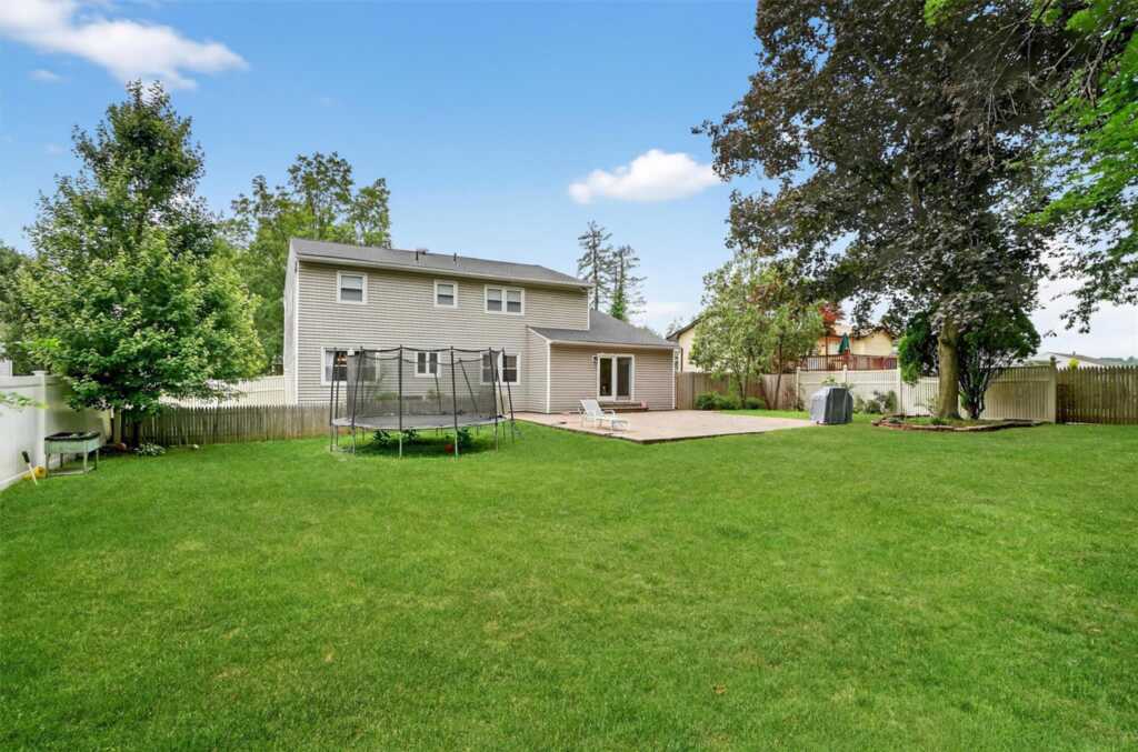 8 Argow Place, Nanuet, NY 10954 - Photo 33 of 38