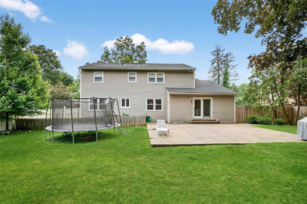 8 Argow Place, Nanuet, NY 10954 - Photo 34 of 38