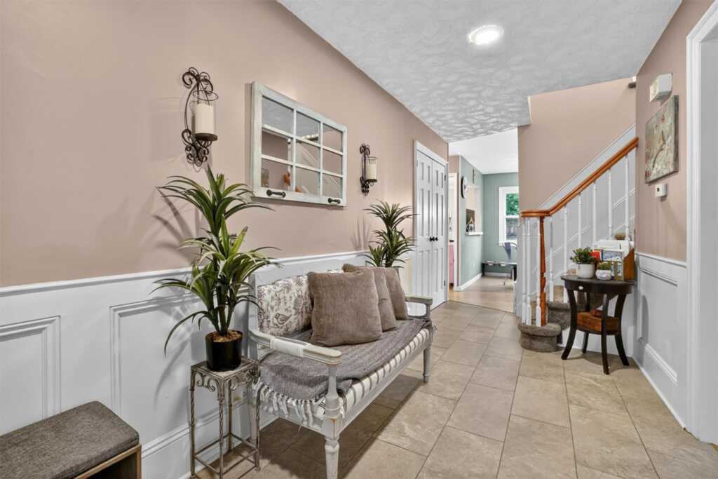8 Argow Place, Nanuet, NY 10954 - Photo 6 of 38