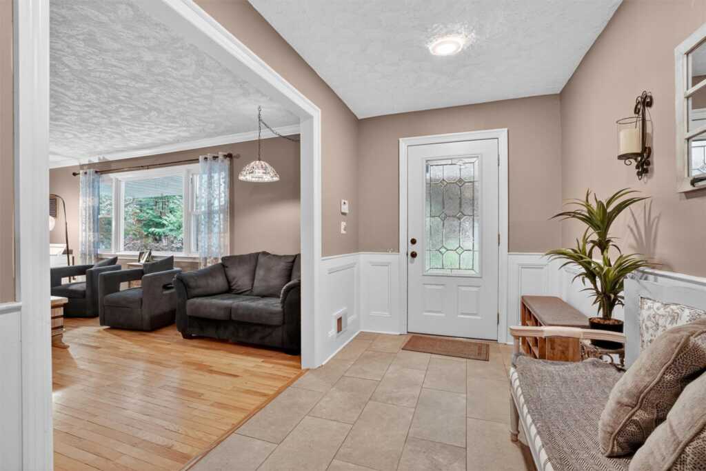 8 Argow Place, Nanuet, NY 10954 - Photo 7 of 38