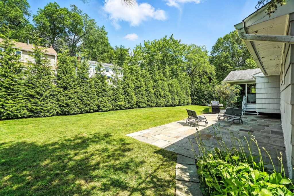 65 Shepherds Drive, New Rochelle, NY 10583 - Photo 27 of 29