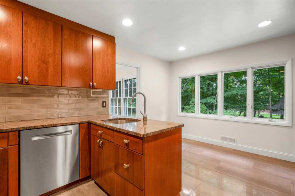6 Trails End, Rye, NY 10580 - Photo 13 of 44