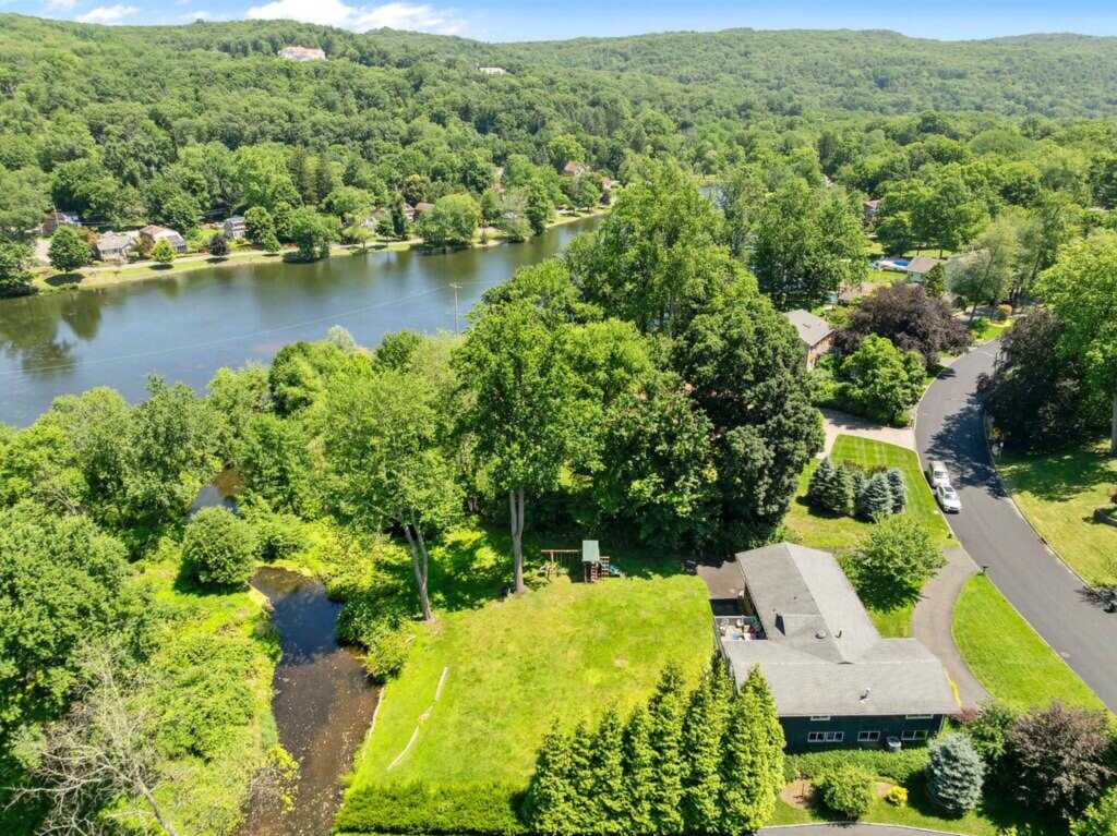 26 Woodhaven Drive, New City, NY 10956 - Photo 34 of 44