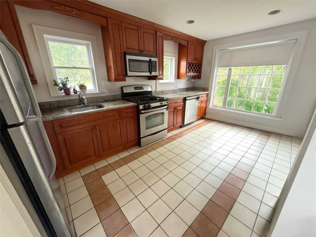 1144 North Avenue, New Rochelle, NY 10804 - Photo 3 of 13