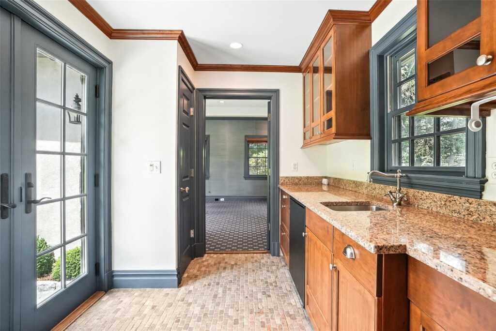 6 Club Road, Rye, NY 10580 - Photo 11 of 28