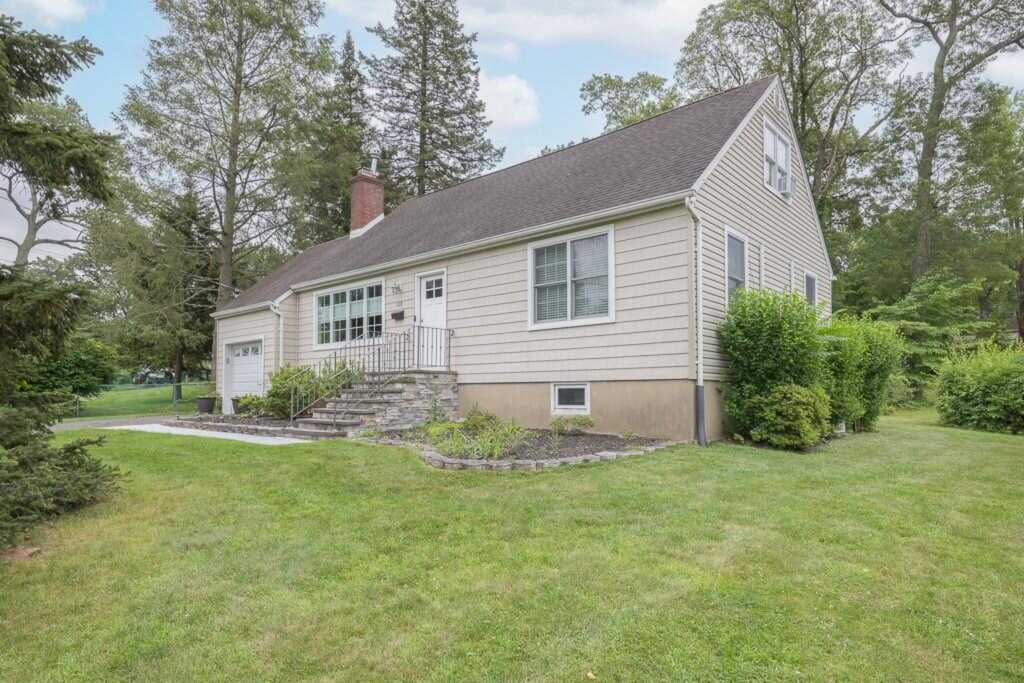 129 Lt Cox Drive, Pearl River, NY 10965 - Photo 3 of 26