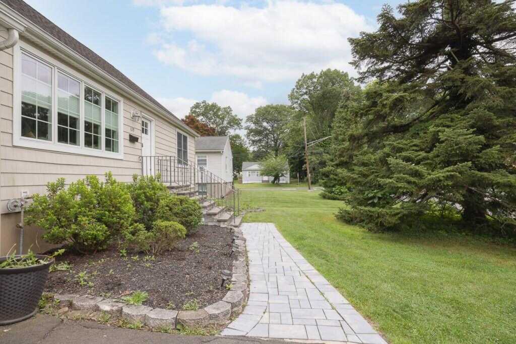 129 Lt Cox Drive, Pearl River, NY 10965 - Photo 5 of 26