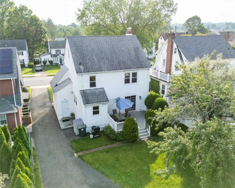 17 Austin Place, Rye, NY 10573 - Photo 2 of 30