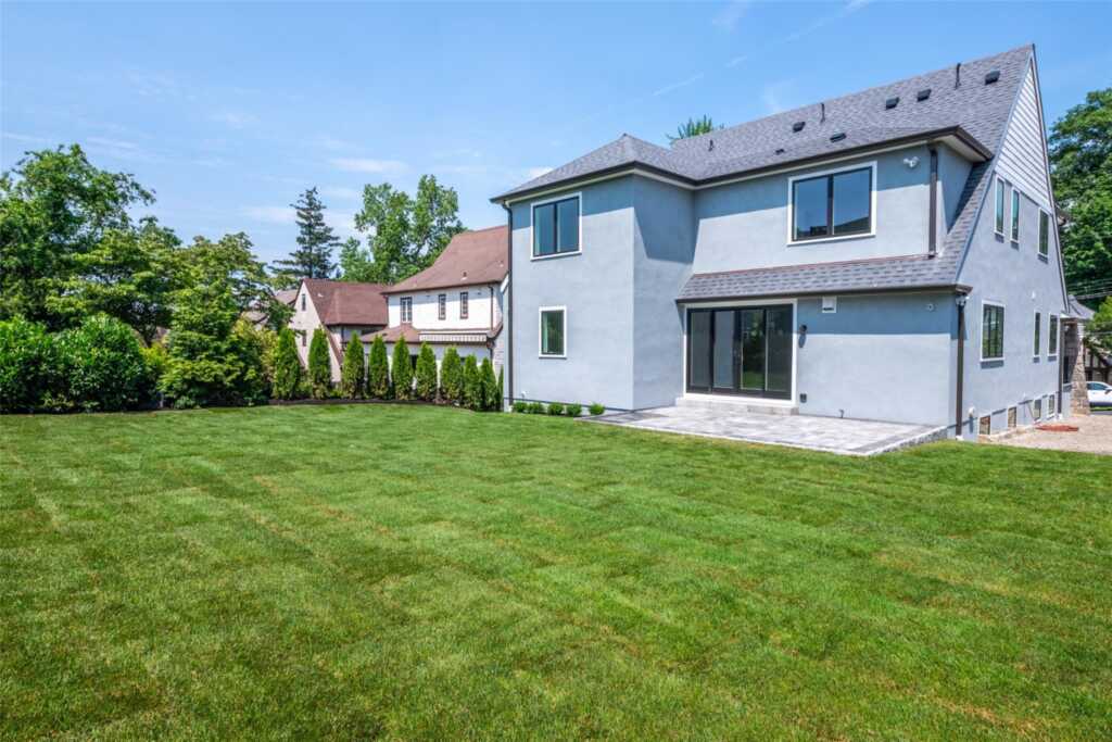 138 Mount Joy Place, New Rochelle, NY 10801 - Photo 35 of 39