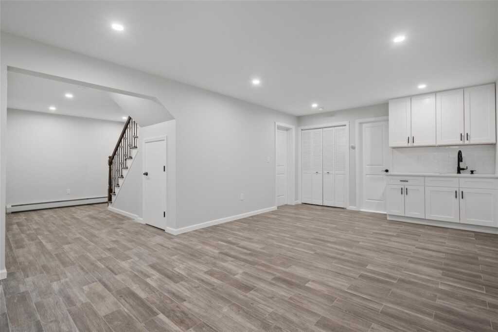 377 Jeffrey Place, Valley Cottage, NY 10989 - Photo 19 of 34
