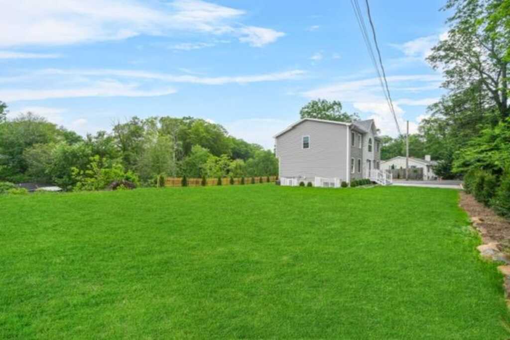 377 Jeffrey Place, Valley Cottage, NY 10989 - Photo 24 of 34