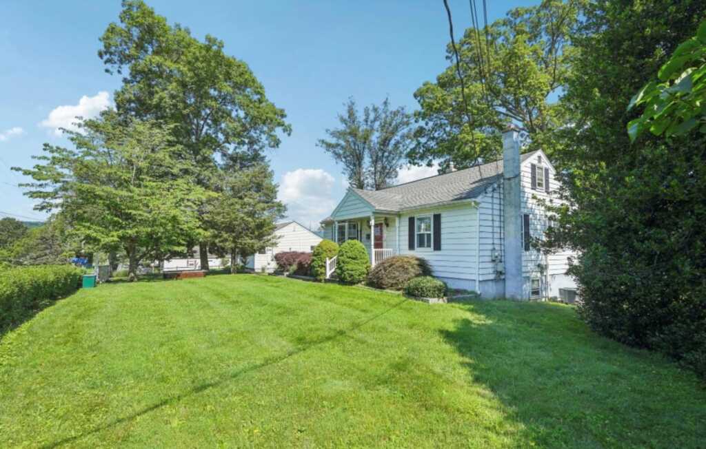 63 Washburns Lane, Stony Point, NY 10980 - Photo 5 of 26