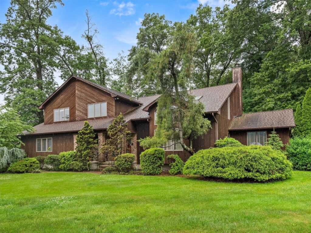 1 Carlton Court, New City, NY 10956 - Photo 2 of 36