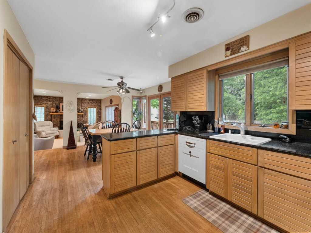 1 Carlton Court, New City, NY 10956 - Photo 9 of 36