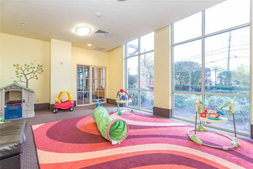 31 Greenridge Avenue, Unit #2J, White Plains, NY 10605 - Photo 25 of 26