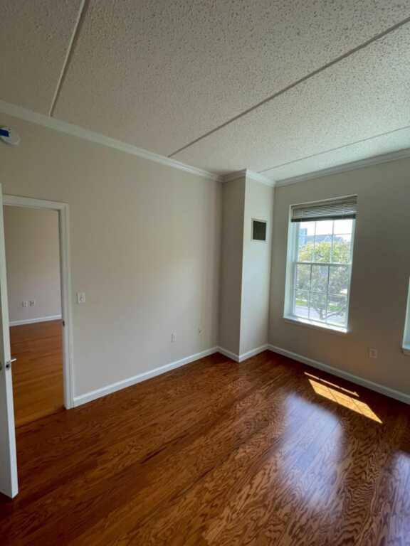 31 Greenridge Avenue, Unit #2J, White Plains, NY 10605 - Photo 5 of 26
