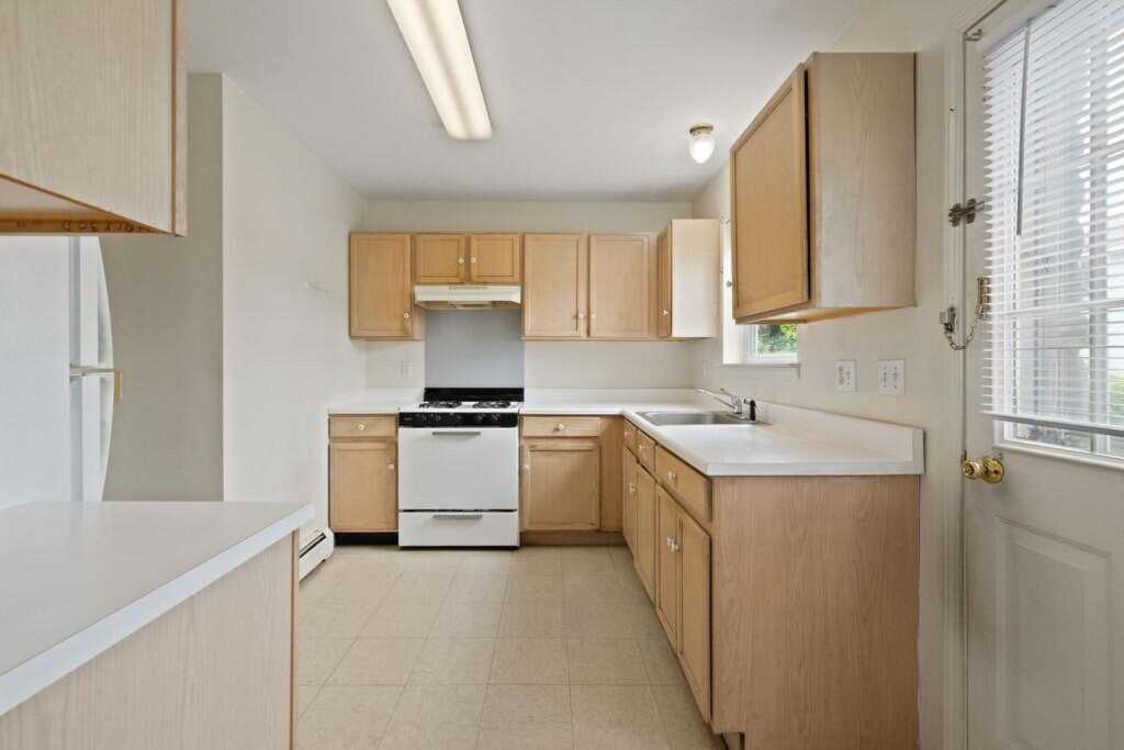 180 Depew Avenue, Nyack, NY 10960 - Photo 11 of 29