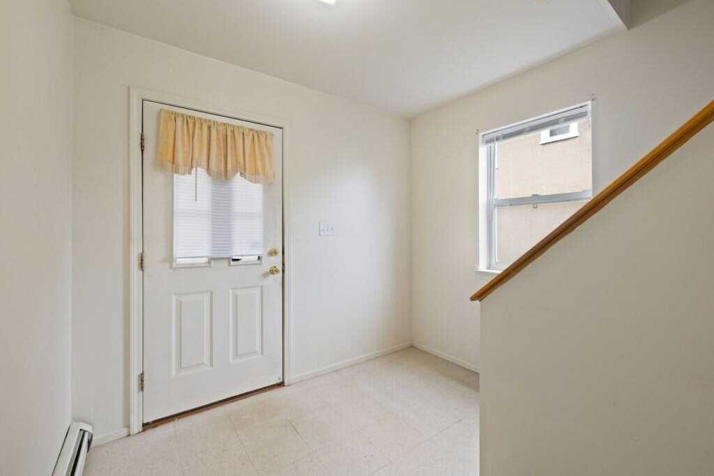 180 Depew Avenue, Nyack, NY 10960 - Photo 4 of 29