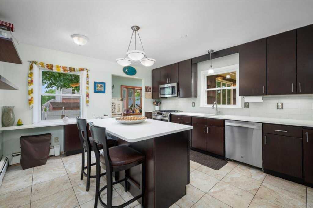 32 Brady Avenue, New Rochelle, NY 10805 - Photo 10 of 33
