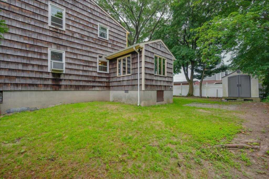 32 Brady Avenue, New Rochelle, NY 10805 - Photo 5 of 33