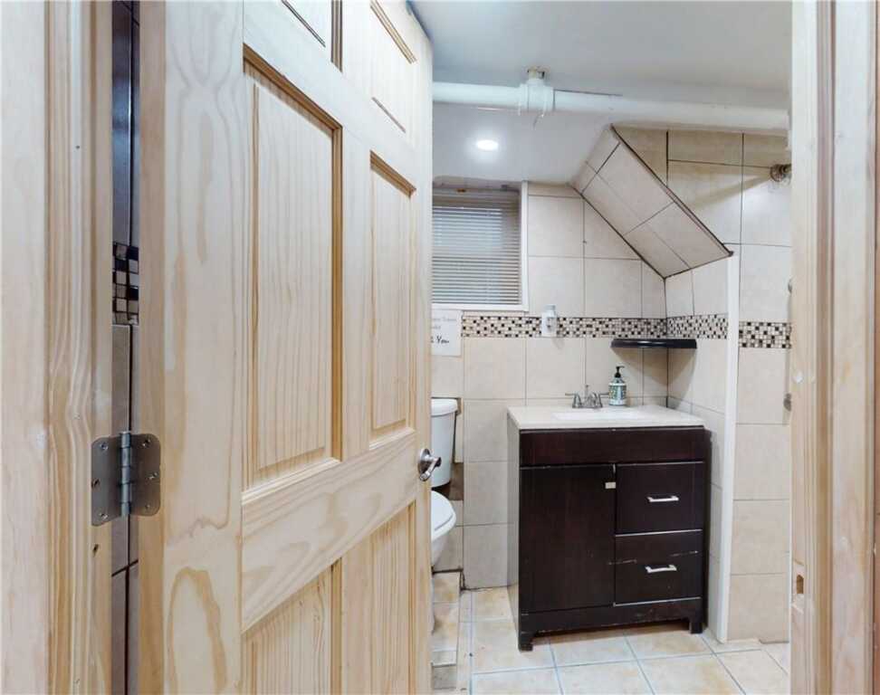14 Hamilton Avenue, New Rochelle, NY 10801 - Photo 20 of 33
