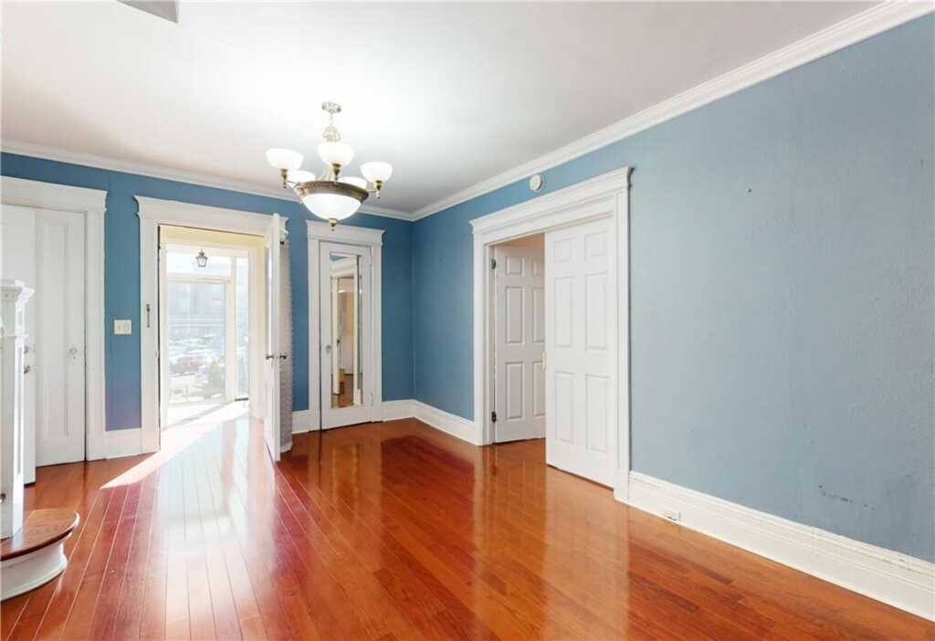 14 Hamilton Avenue, New Rochelle, NY 10801 - Photo 3 of 33