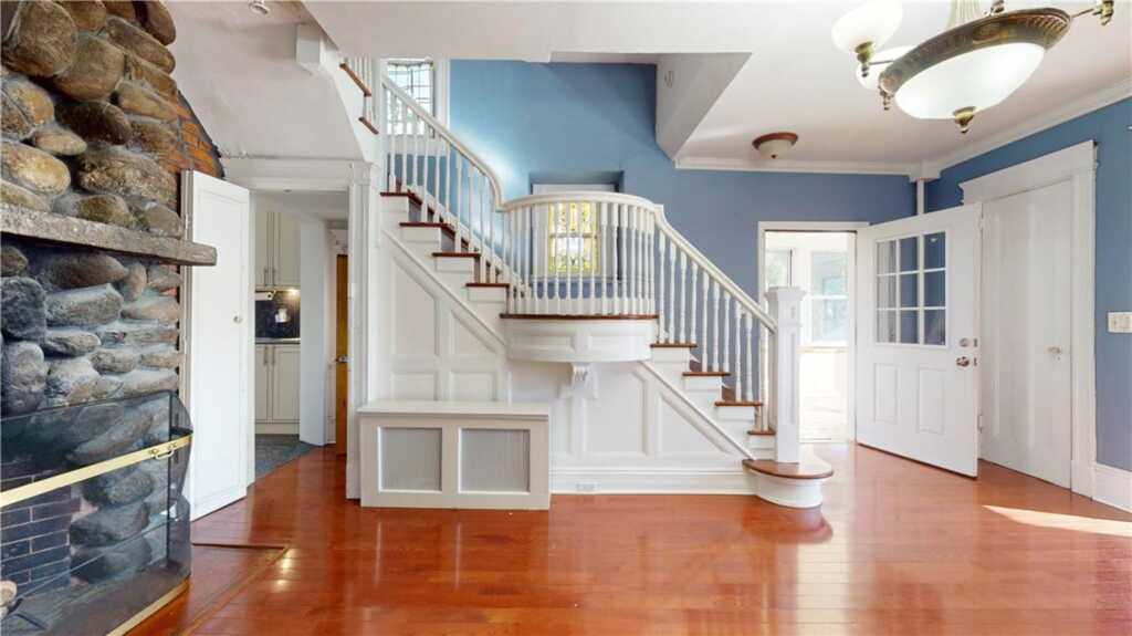 14 Hamilton Avenue, New Rochelle, NY 10801 - Photo 4 of 33