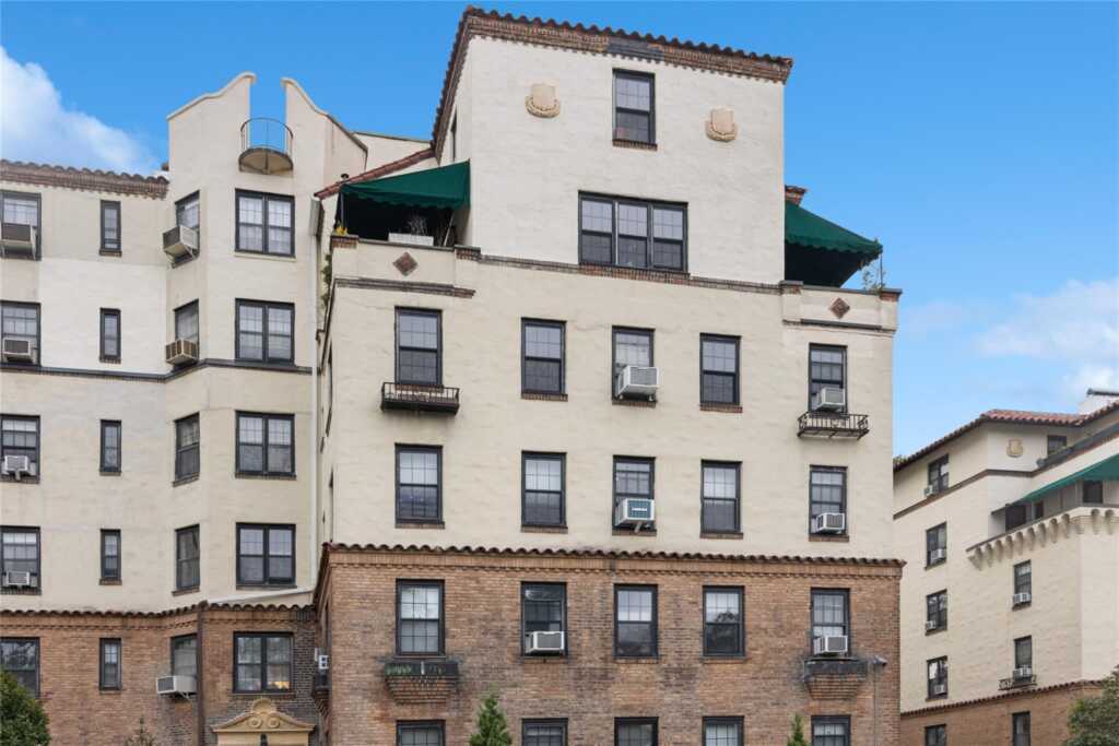 1273 North, Unit #Ent #9, 3C, New Rochelle, NY 10804