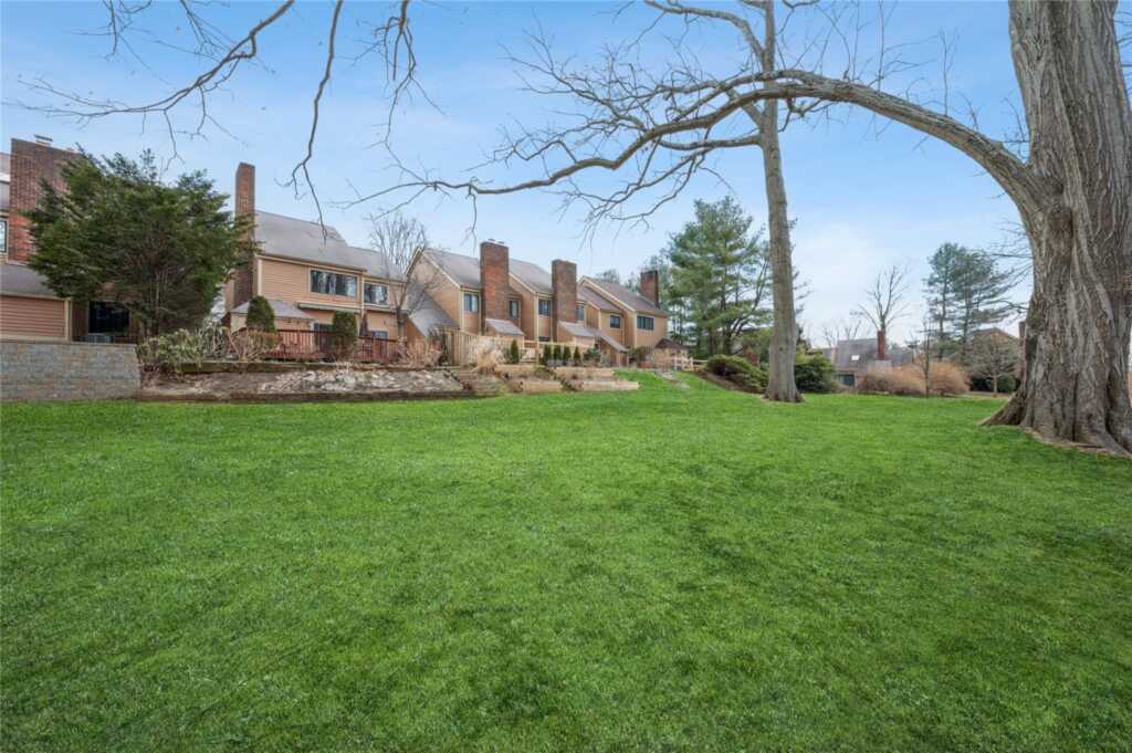 99 Brush Hollow Close, Rye, NY 10573 - Photo 35 of 38
