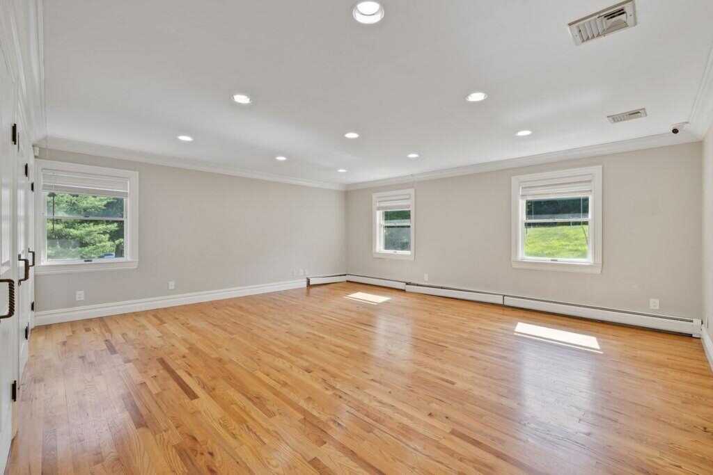 24 Westgate Road, Suffern, NY 10901 - Photo 13 of 49