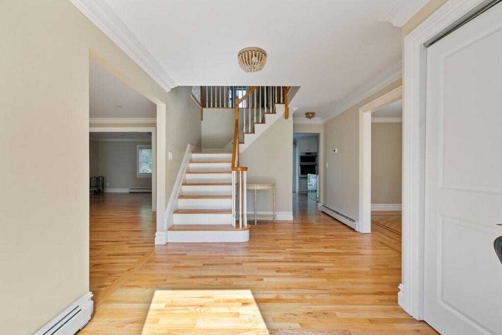 24 Westgate Road, Suffern, NY 10901 - Photo 2 of 49