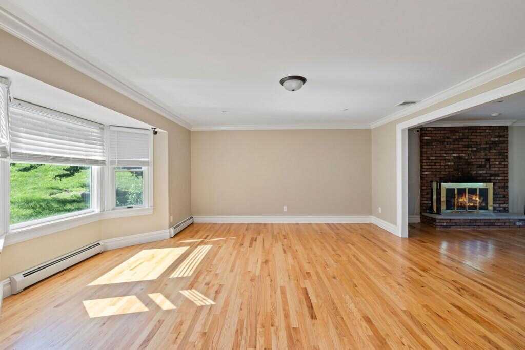 24 Westgate Road, Suffern, NY 10901 - Photo 4 of 49