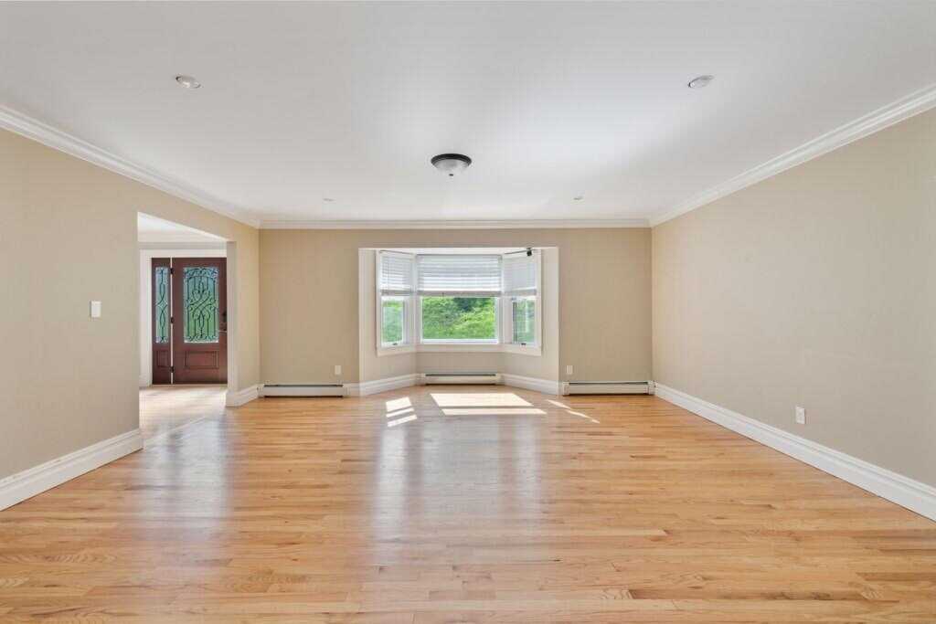 24 Westgate Road, Suffern, NY 10901 - Photo 5 of 49