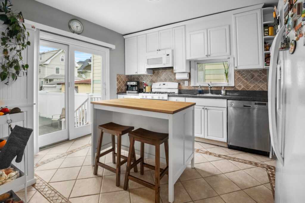 51 Lincoln Street, New Rochelle, NY 10801 - Photo 7 of 26