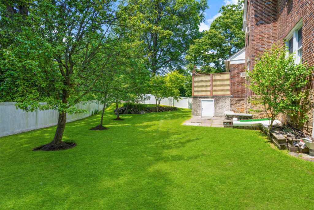 16 Wilson Drive, New Rochelle, NY 10801 - Photo 13 of 19