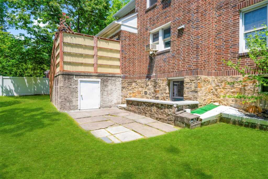 16 Wilson Drive, New Rochelle, NY 10801 - Photo 14 of 19