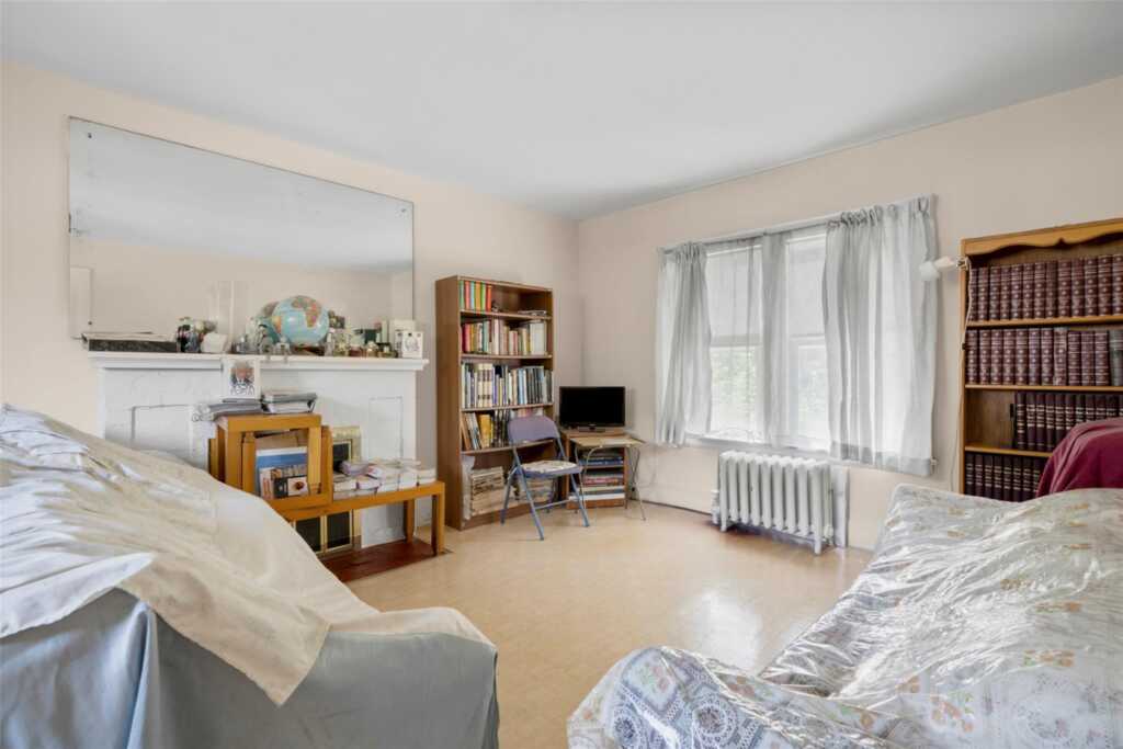 16 Wilson Drive, New Rochelle, NY 10801 - Photo 5 of 19