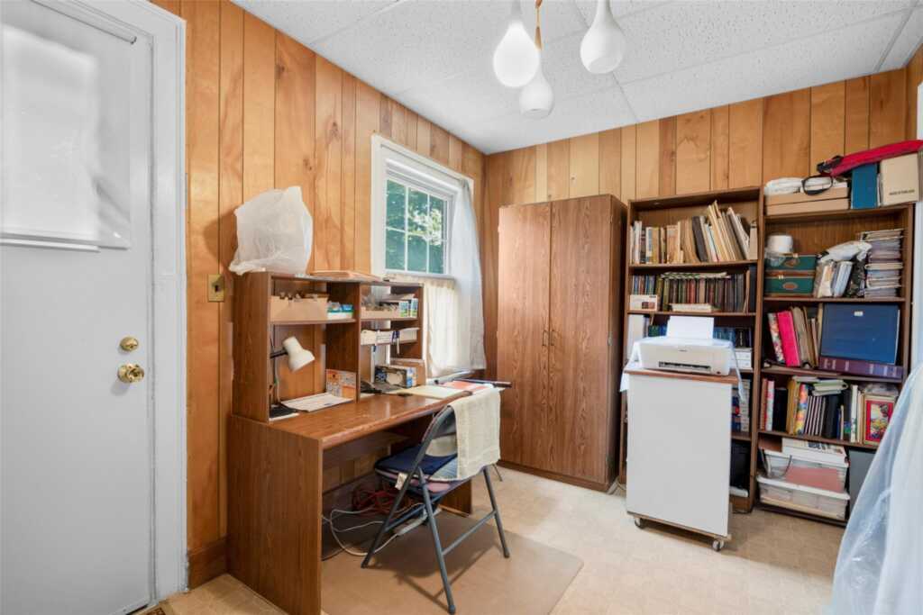 16 Wilson Drive, New Rochelle, NY 10801 - Photo 9 of 19