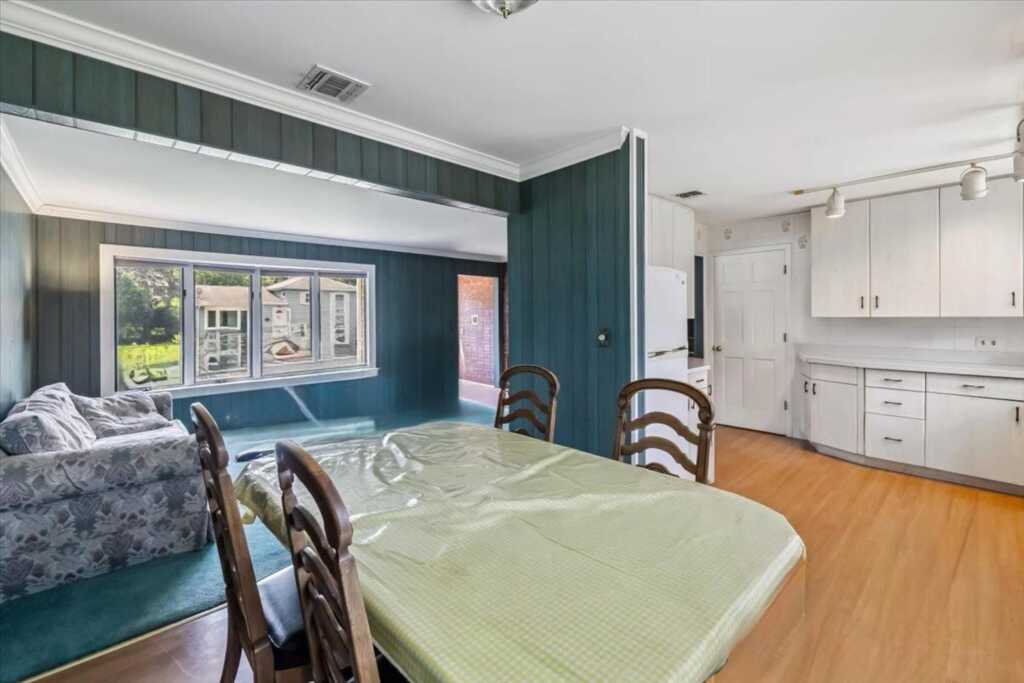 133 Carroll St, Pearl River, NY 10965 - Photo 10 of 24