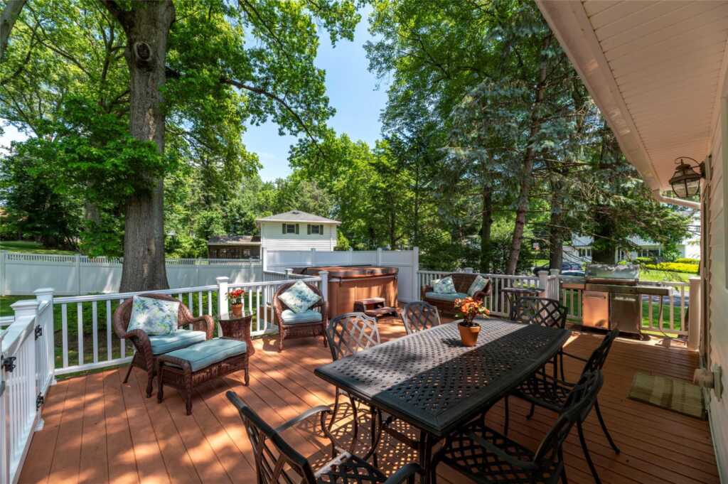 32 Stratford Place, New City, NY 10956 - Photo 4 of 28