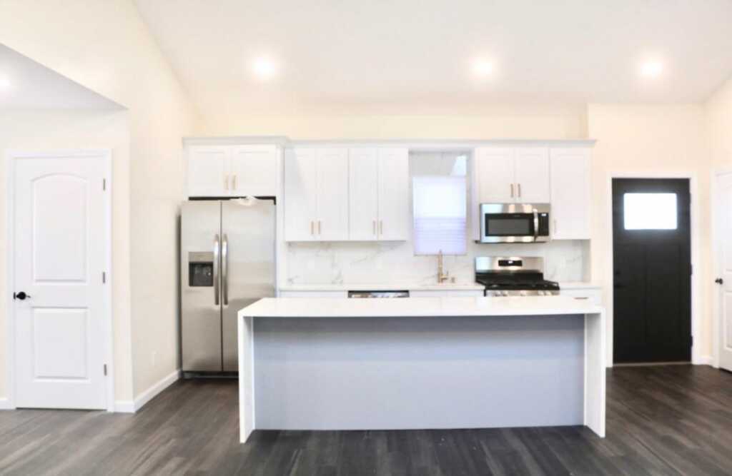 19 Primrose Avenue, White Plains, NY 10607 - Photo 8 of 48