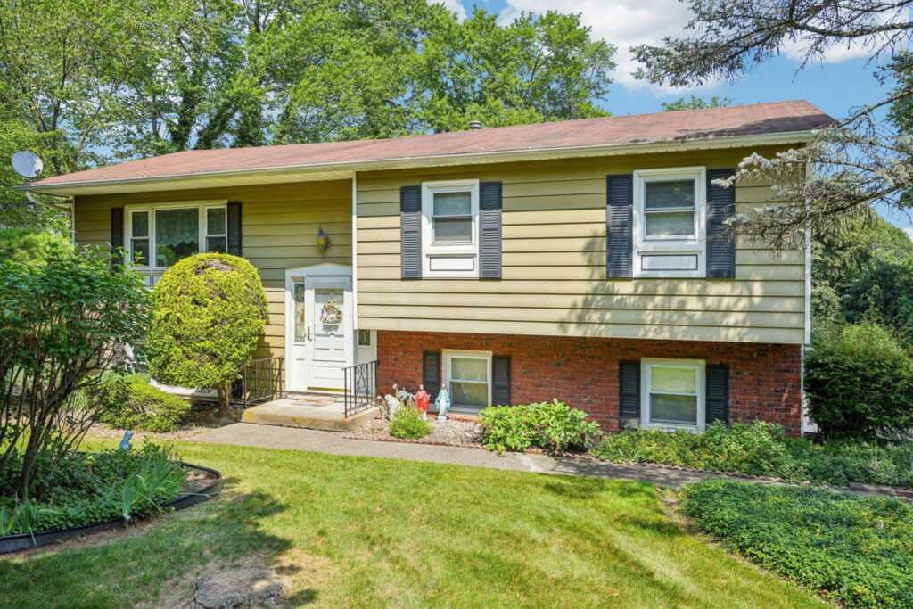 586 Route 304, New City, NY 10956
