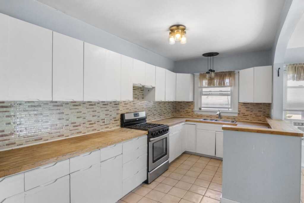 21 Cornelison Avenue, Nyack, NY 10960 - Photo 9 of 36