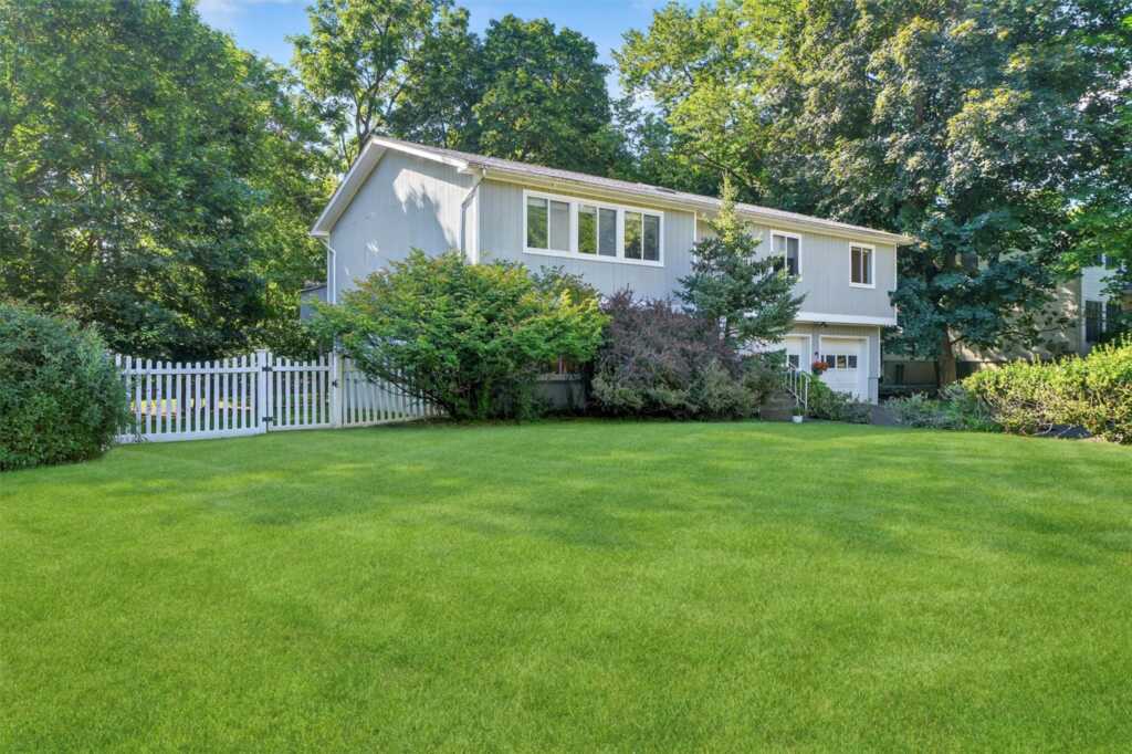 1 Paddock Lane, Suffern, NY 10901 - Photo 2 of 28