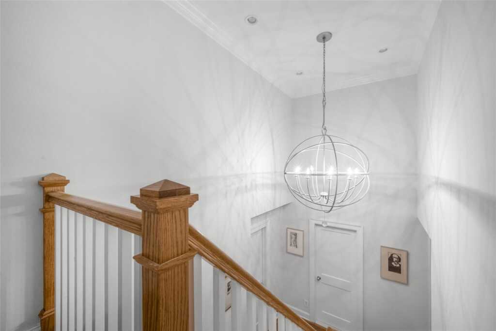 21 Winding Brook Road, New Rochelle, NY 10804 - Photo 18 of 46
