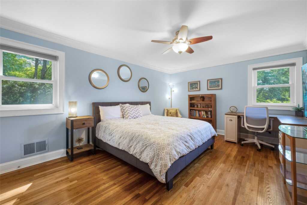 21 Winding Brook Road, New Rochelle, NY 10804 - Photo 19 of 46