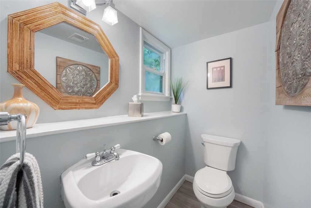 21 Winding Brook Road, New Rochelle, NY 10804 - Photo 26 of 46