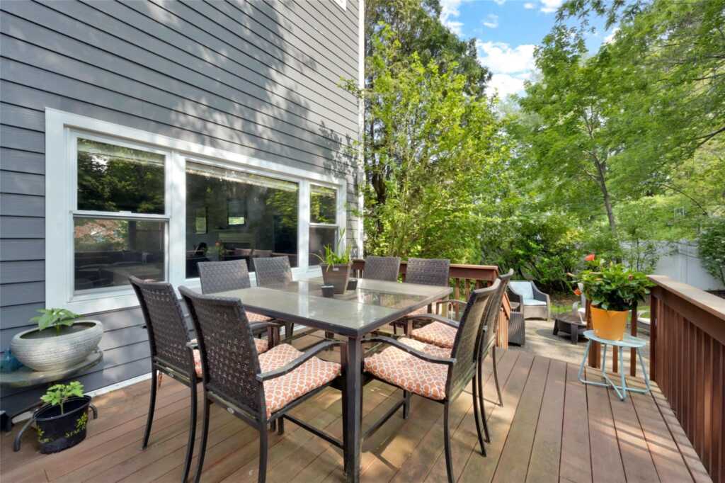 21 Winding Brook Road, New Rochelle, NY 10804 - Photo 30 of 46