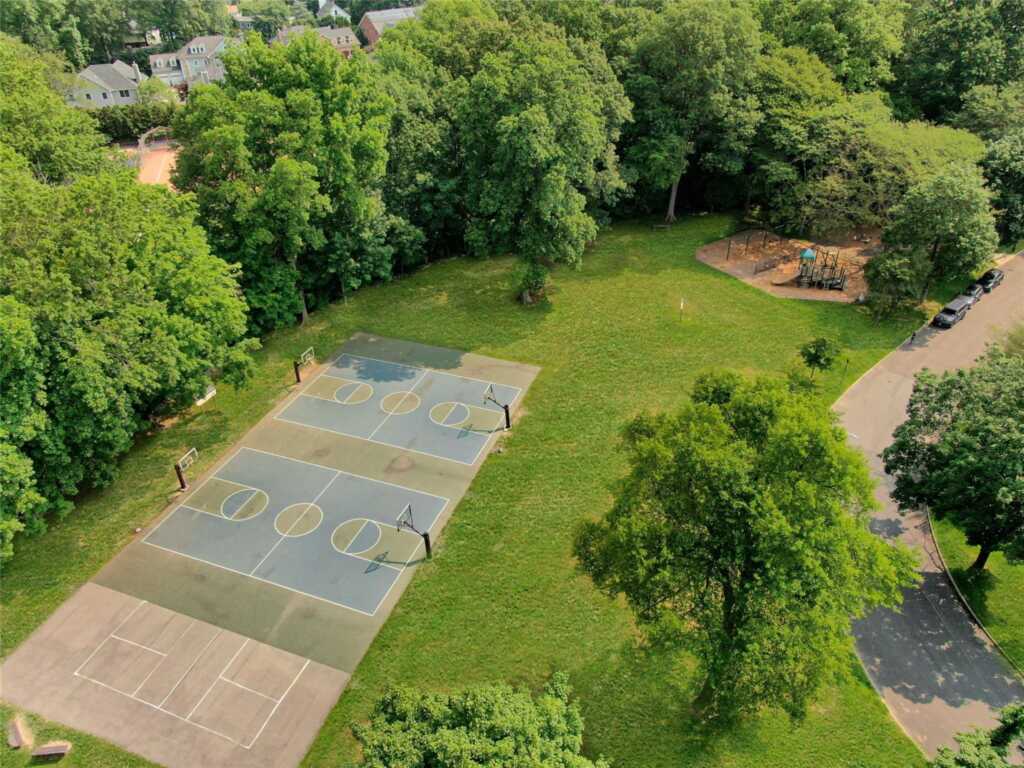 21 Winding Brook Road, New Rochelle, NY 10804 - Photo 38 of 46