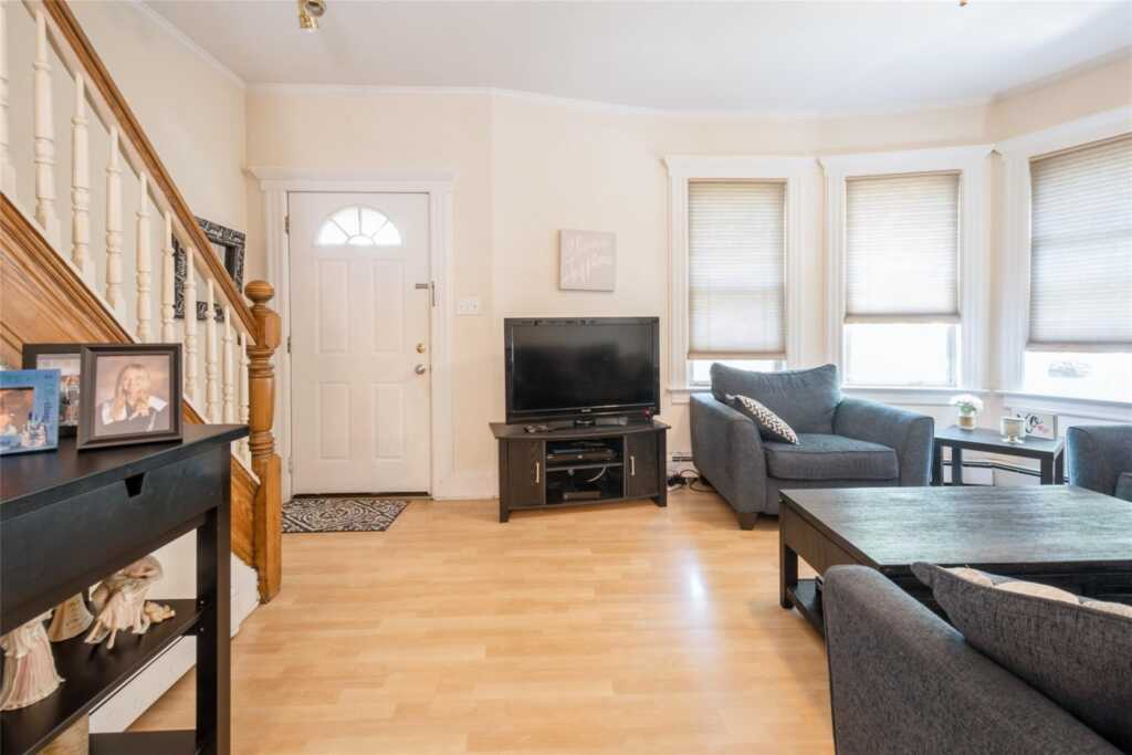 43 Maple Avenue, Suffern, NY 10901 - Photo 2 of 21
